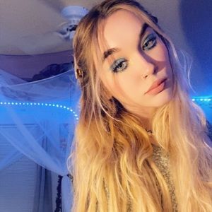 Meet your Posher, Caitlen